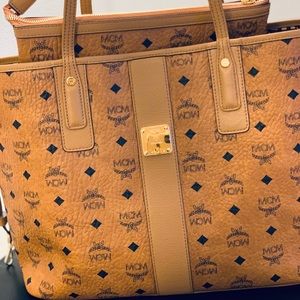 MCM Medium Reversible Liz Shopper Tote with Pouch